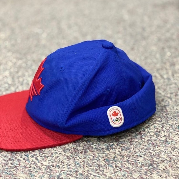 Canadian Olympics Sponsored By Adidas - Picture 2 of 3